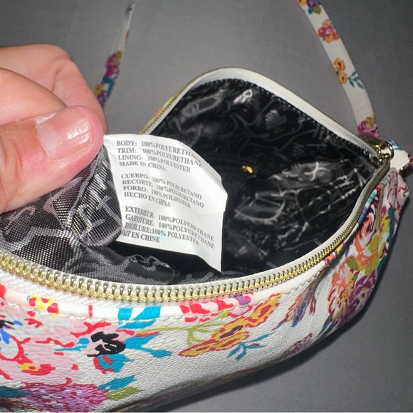 Betsey Johnson • Beautiful White Floral Crossbody Purse Shoulder Purse Heart - Picture 8 of 12
